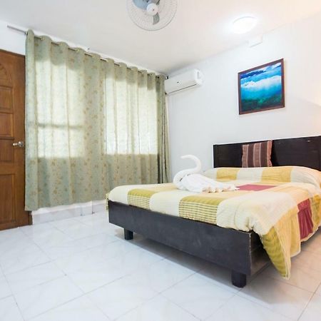 Deparis Beach Resort Balabag  Buitenkant foto