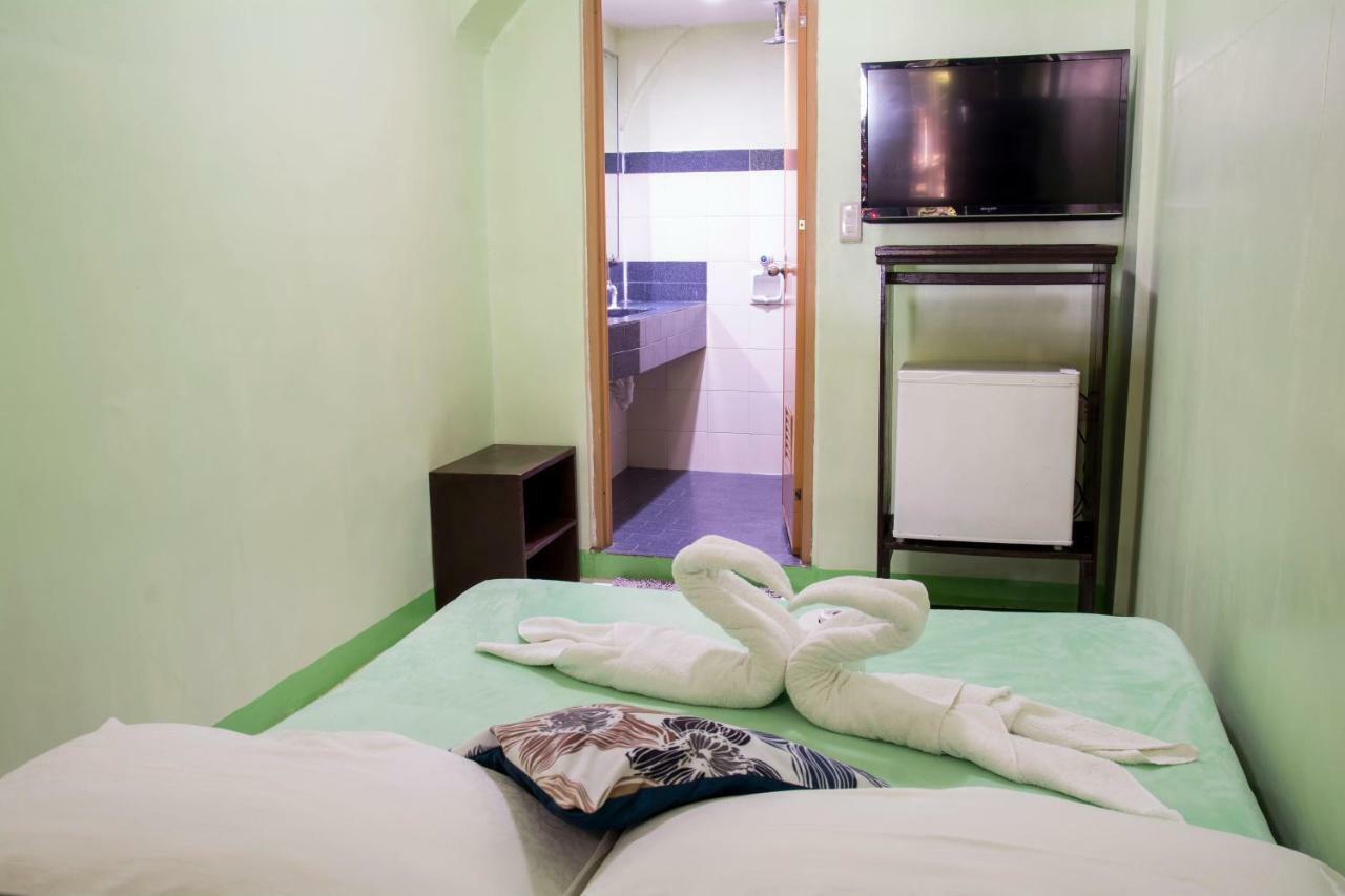 Deparis Beach Resort Balabag  Buitenkant foto