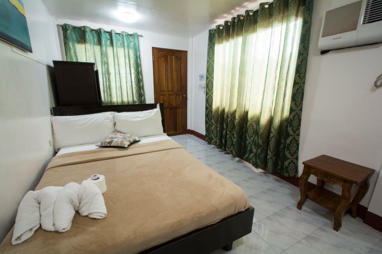 Deparis Beach Resort Balabag  Buitenkant foto