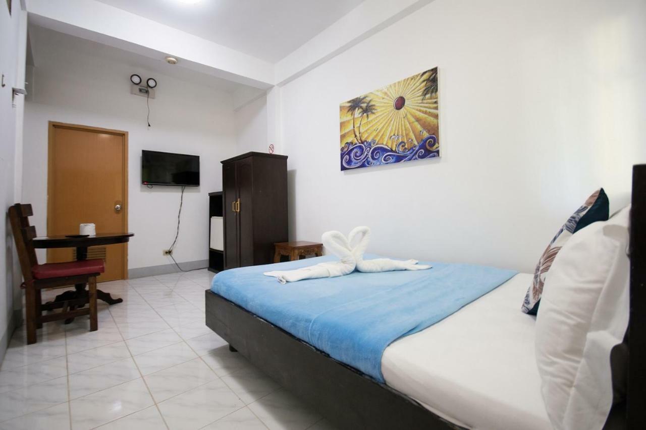 Deparis Beach Resort Balabag  Buitenkant foto