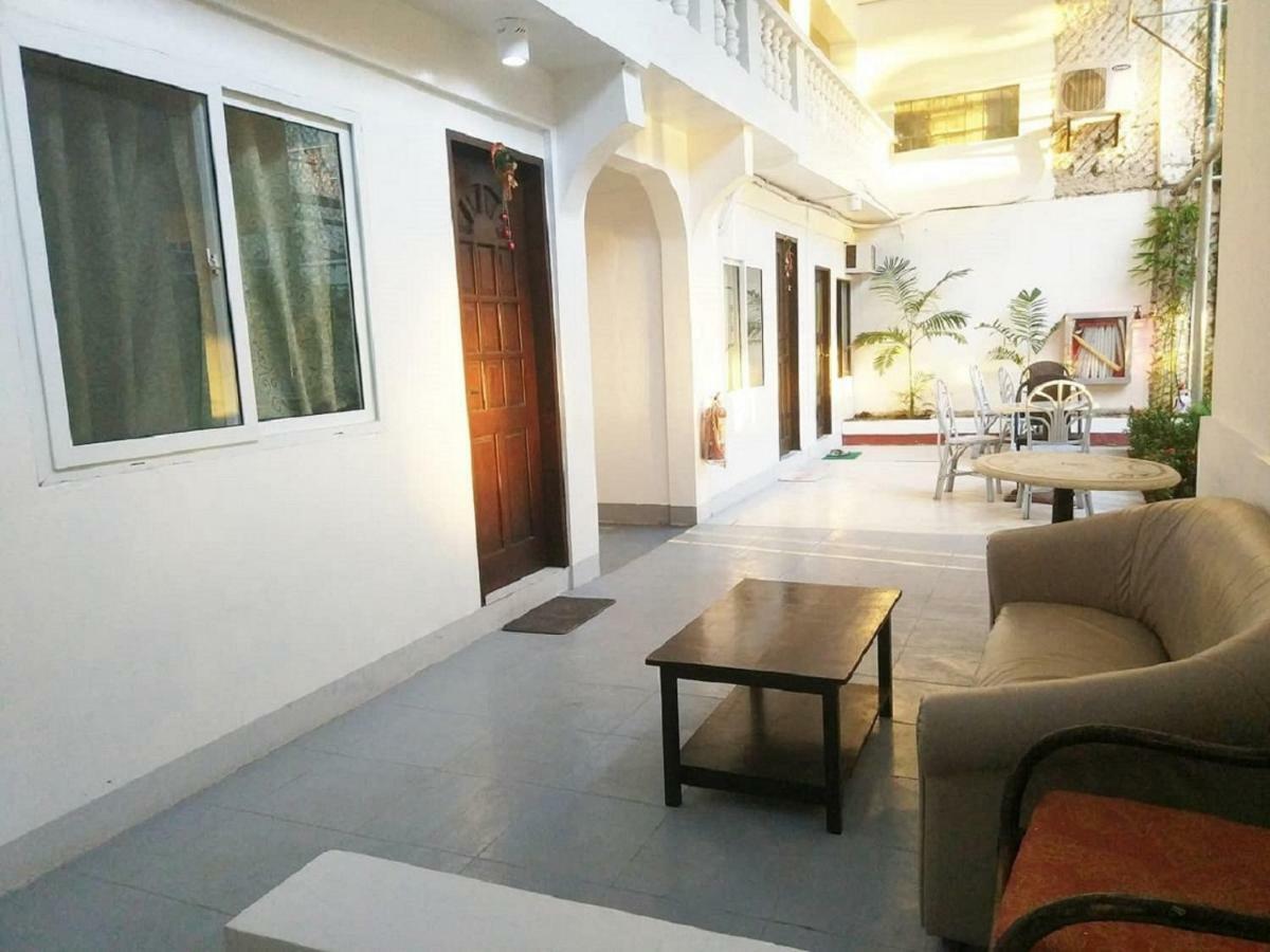 Deparis Beach Resort Balabag  Buitenkant foto
